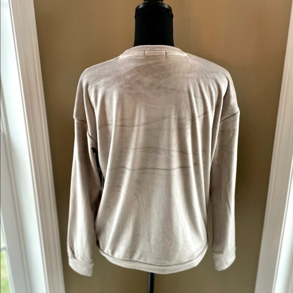 THEO & SPENCE | Relaxed Crew Neck Sweater - Picture 2 of 4